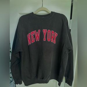 Brandy Melville - New York Crewneck in Black and Red